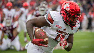 Louisville's Kemari Averett Arrested For Putting Gun To Girlfriend's Head, Threatening To Kill Her